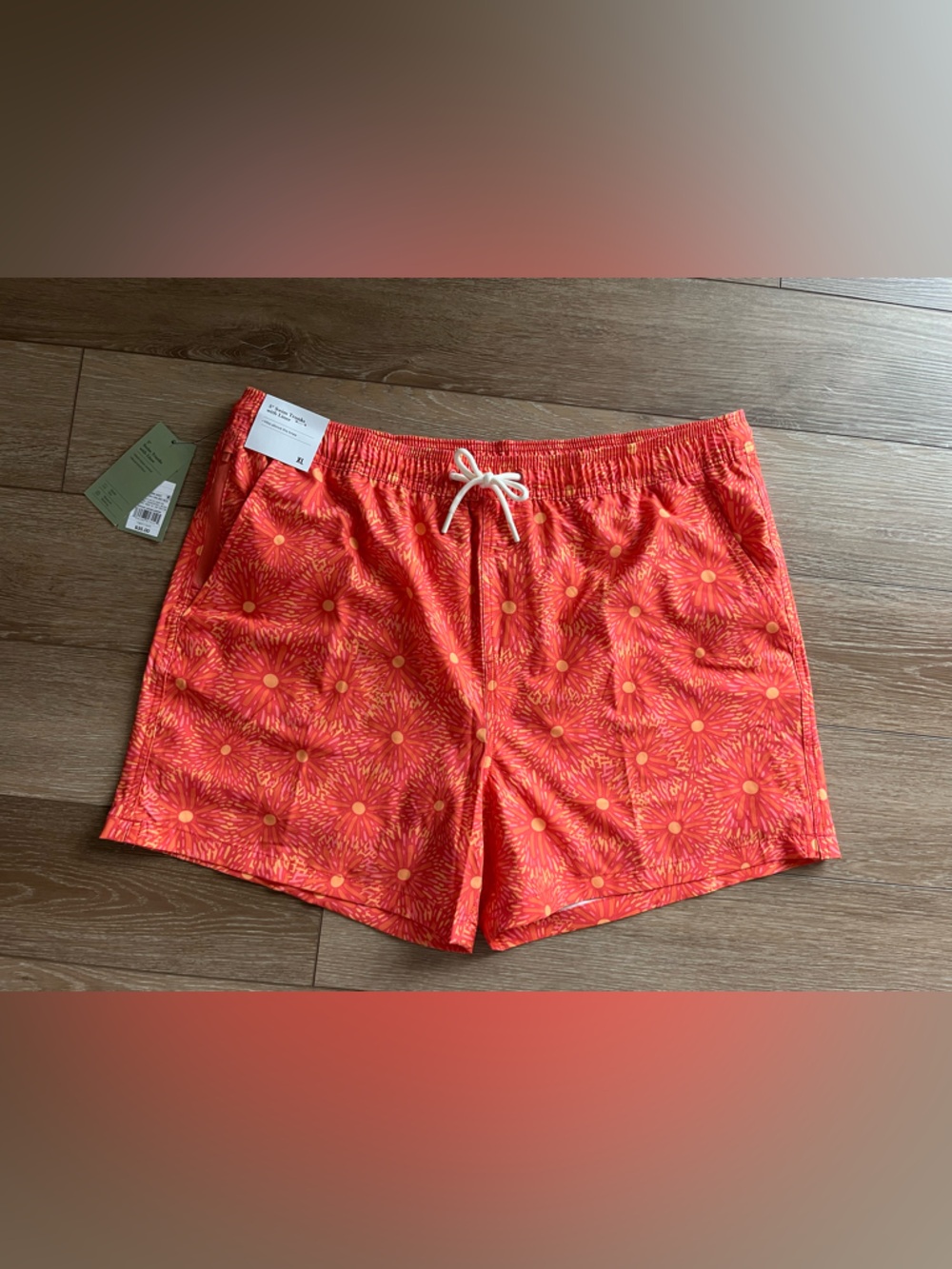 NWT 5” Swim Trunks with Liner coral floral burst Size XL